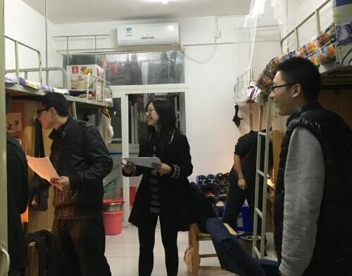 必赢766net手机版顺利推选校级“文明寝室”和“星级寝室”