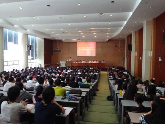 必赢766net手机版2013级研究生开学典礼隆重举行